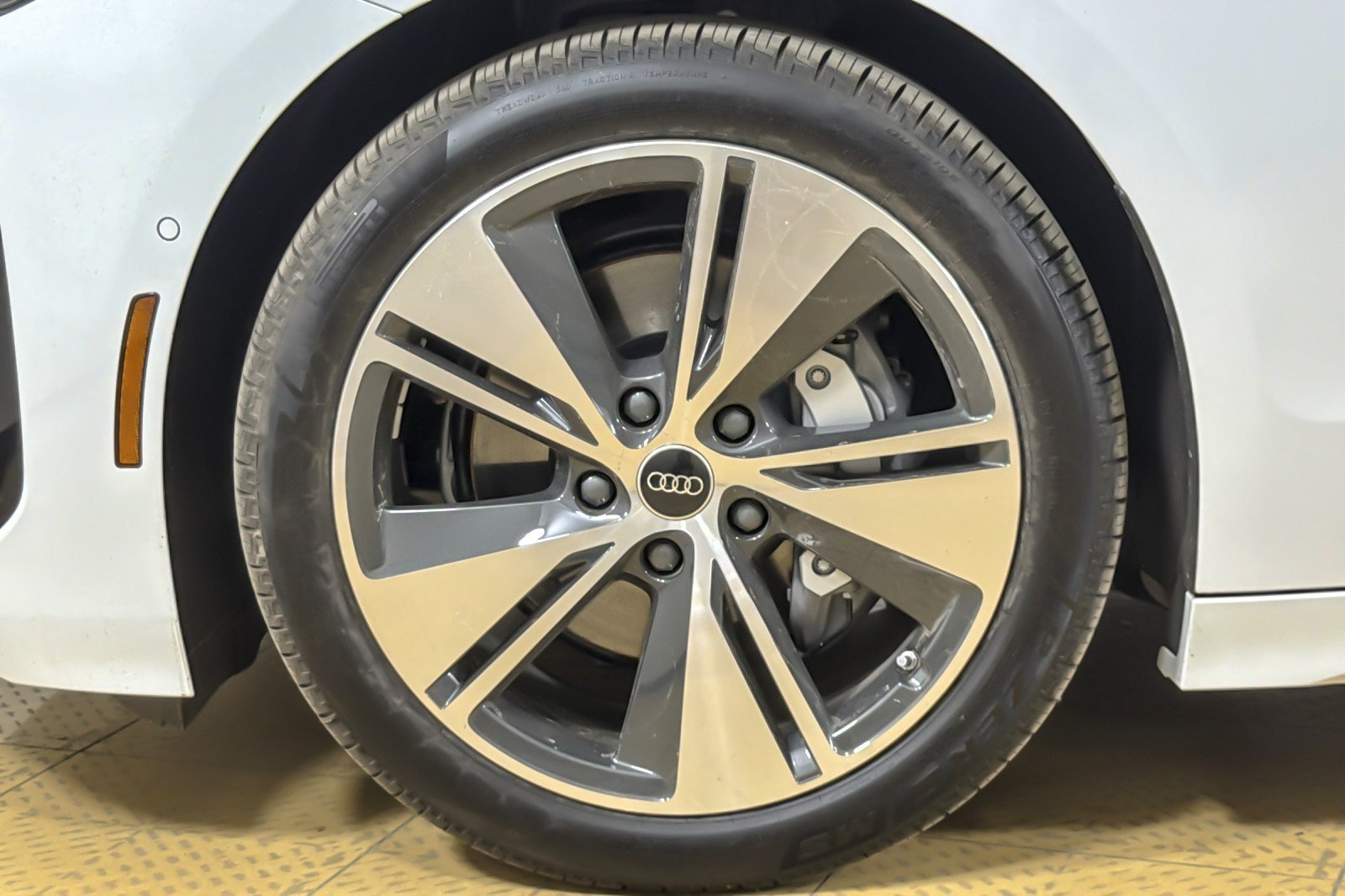 New 2027 Audi A6 e-tron Premium RWD image 26