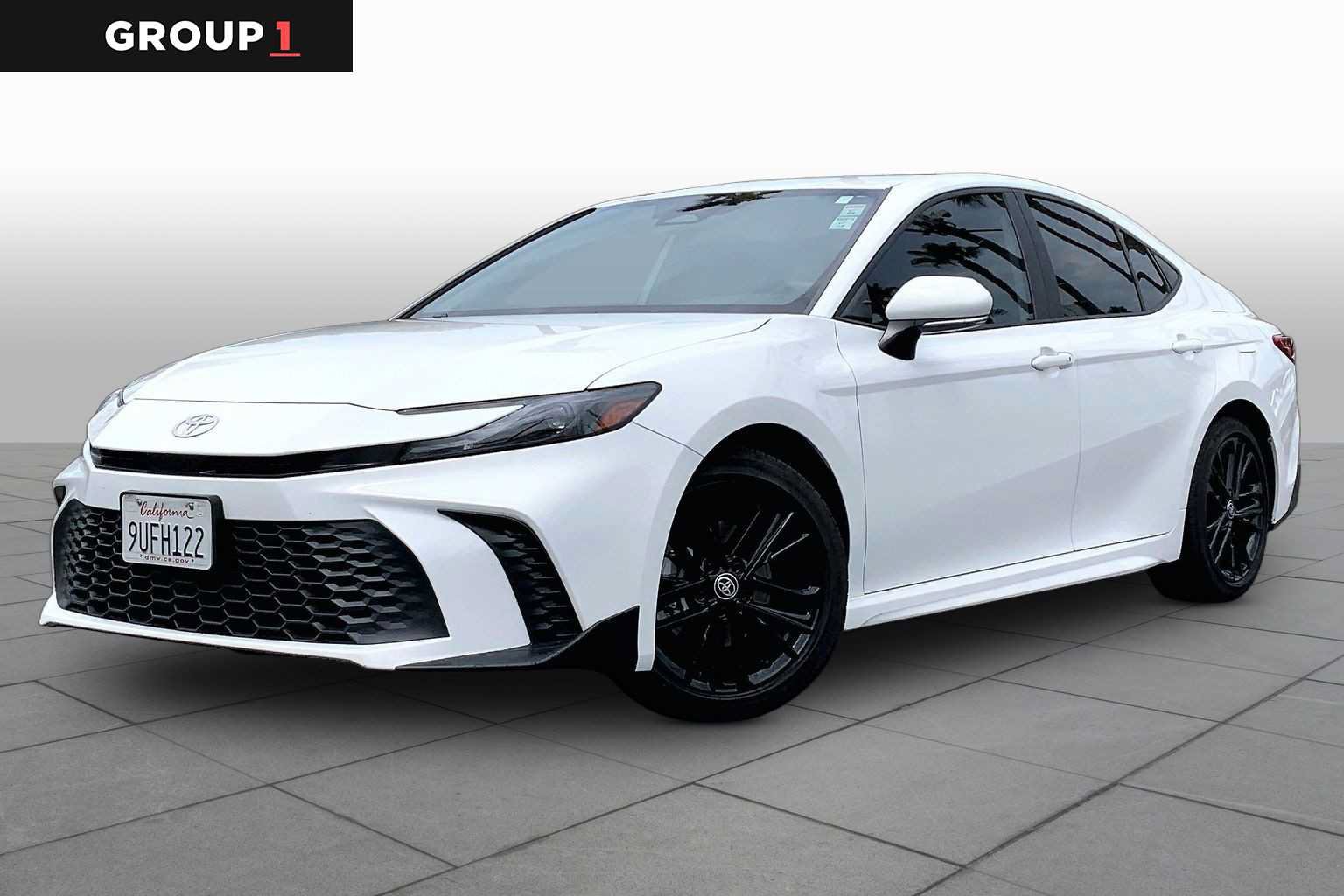 Certified 2025 Toyota Camry SE w/ Convenience Package FWD image 1