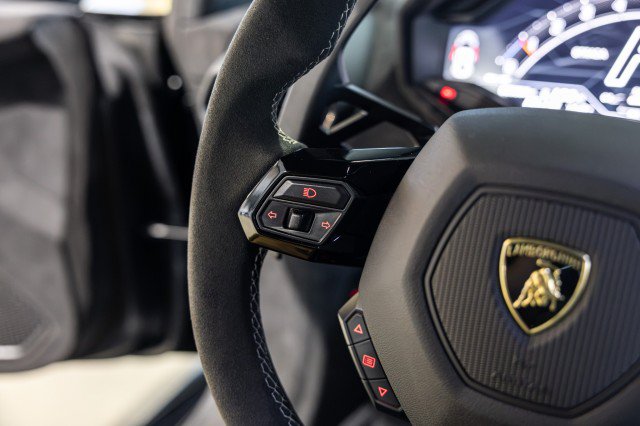 Used 2023 Lamborghini Huracan Tecnica RWD image 38
