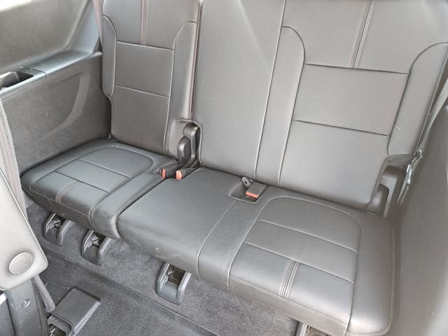 Used 2023 Chevrolet Traverse RS w/ LPO, Floor Liner Package AWD/4WD image 32