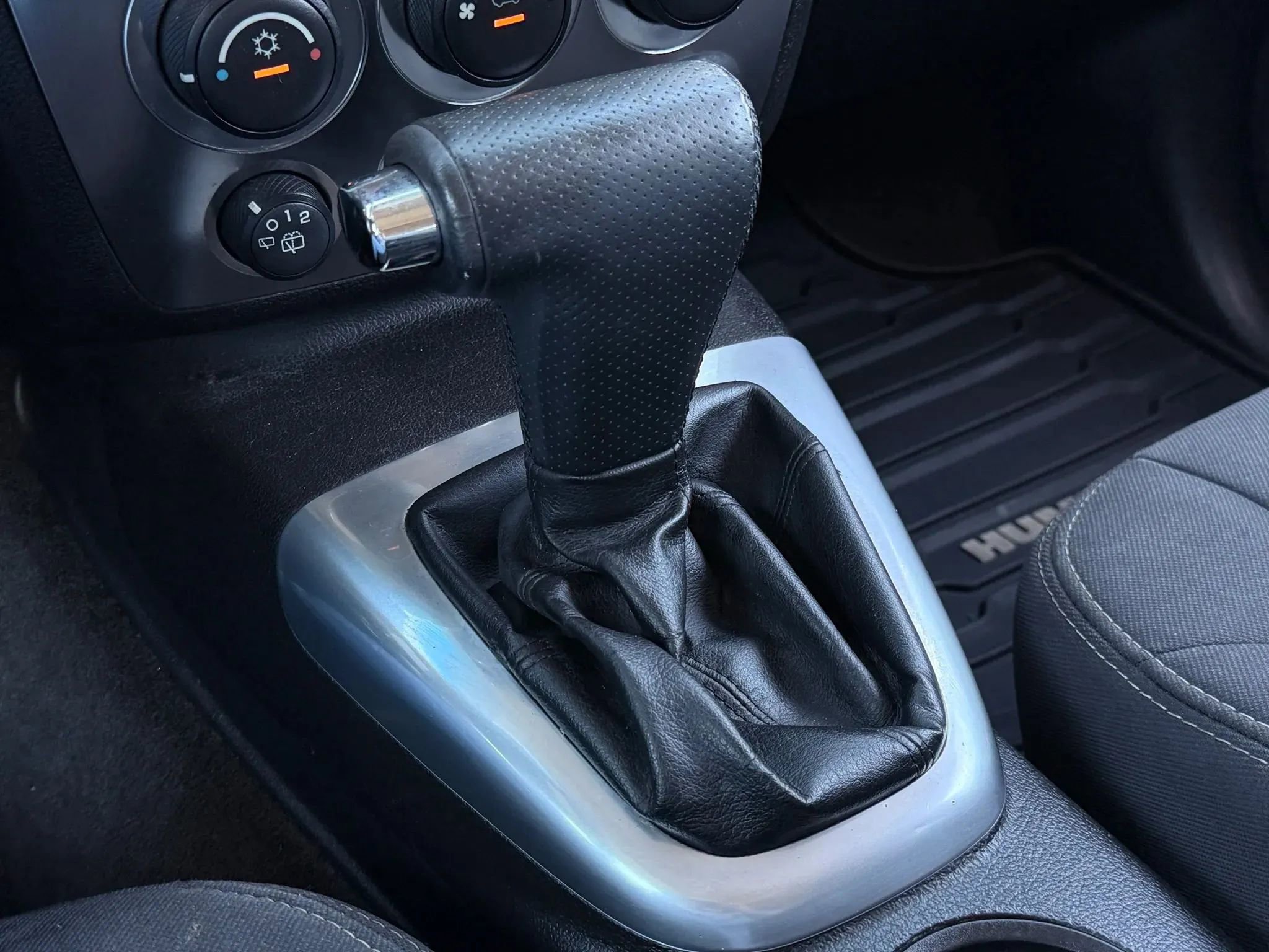 Used 2006 HUMMER H3 Luxury w/ Chrome Appearance Package image 27