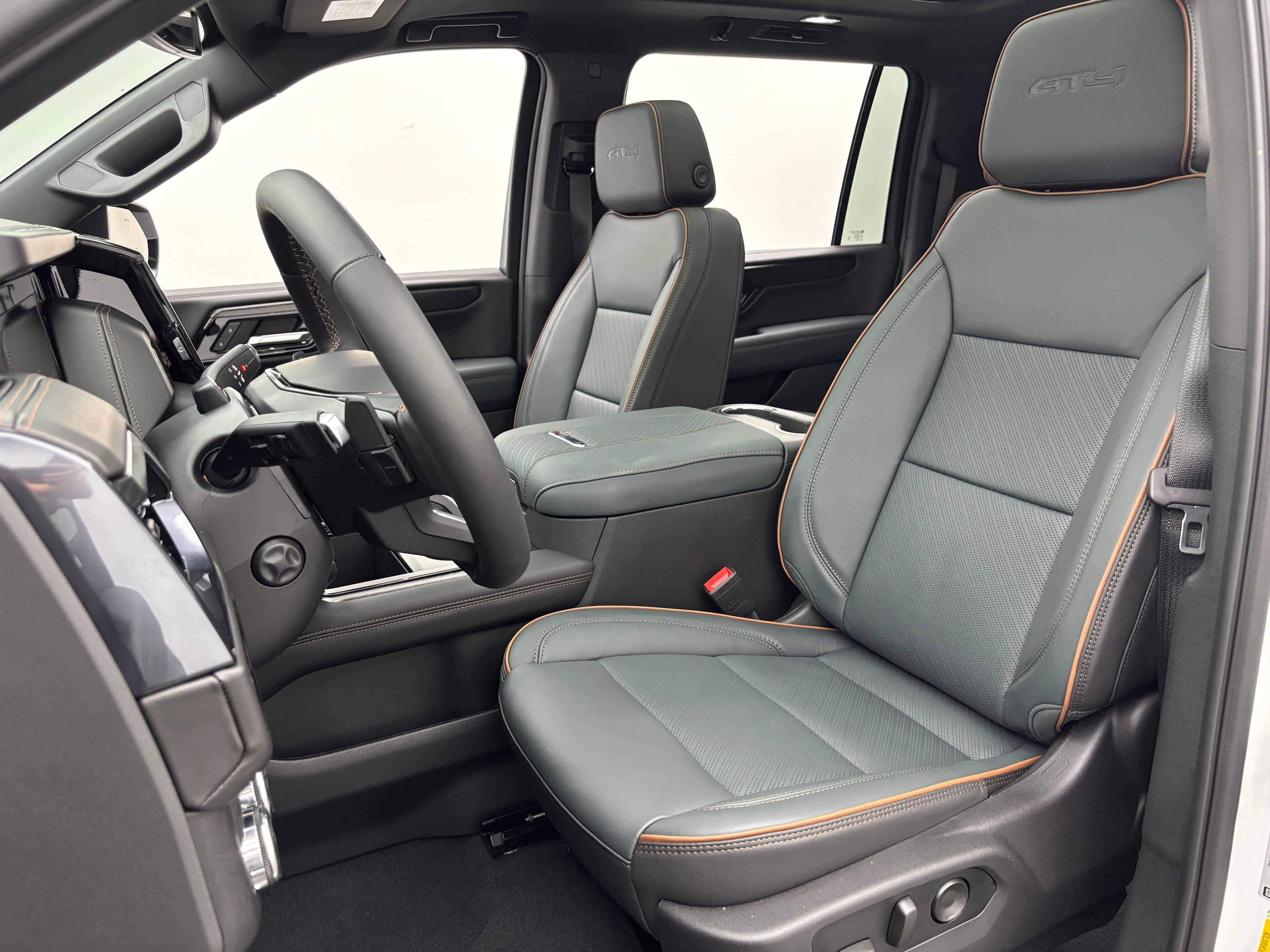 New 2026 GMC Yukon XL AT4 w/ AT4 Preferred Package AWD/4WD image 21
