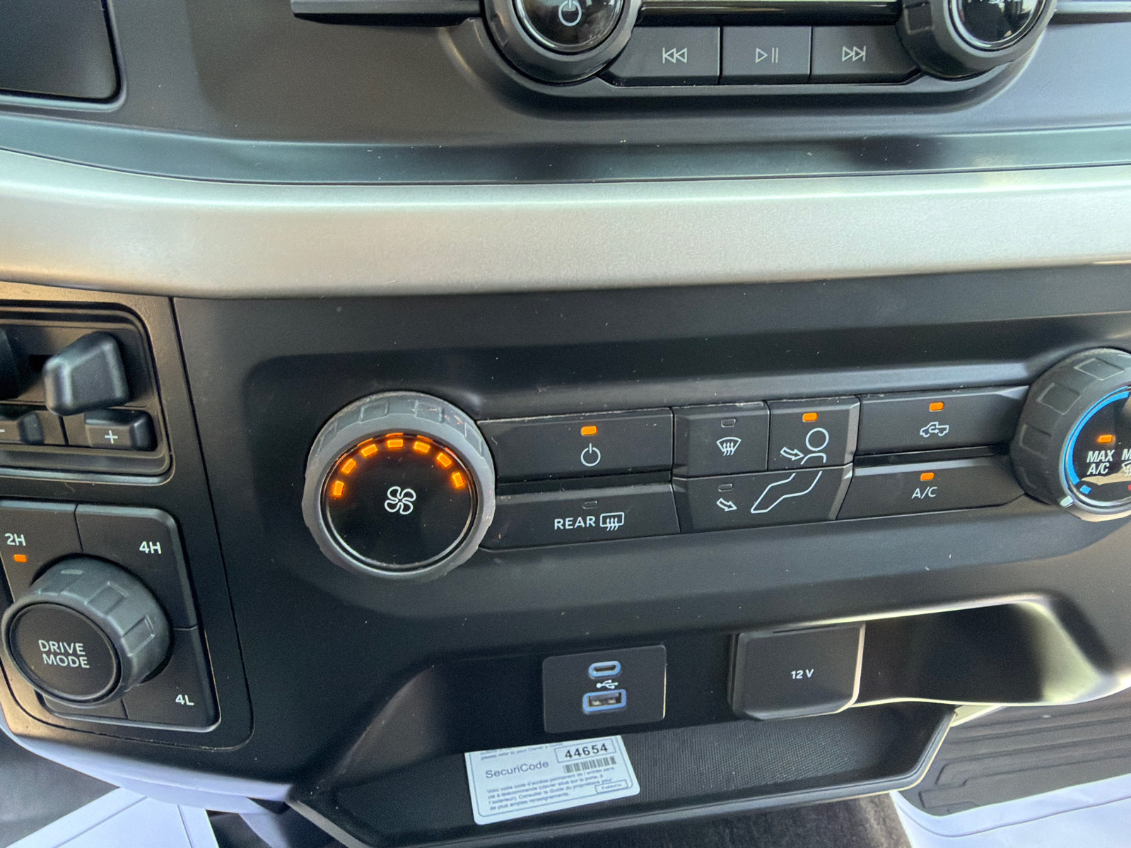 Used 2021 Ford F150 XLT AWD/4WD image 23