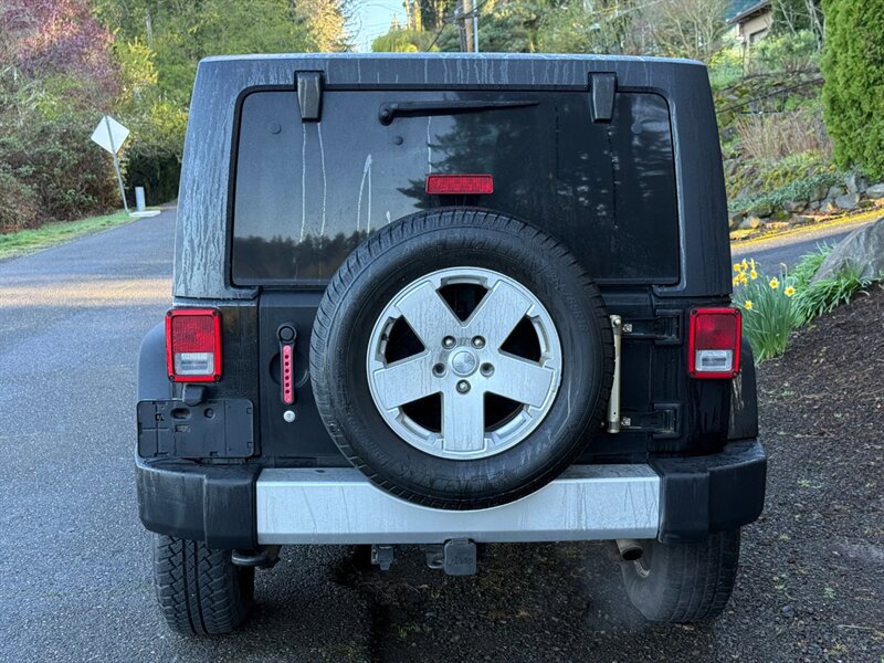 Used 2012 Jeep Wrangler Unlimited Sahara AWD/4WD image 5