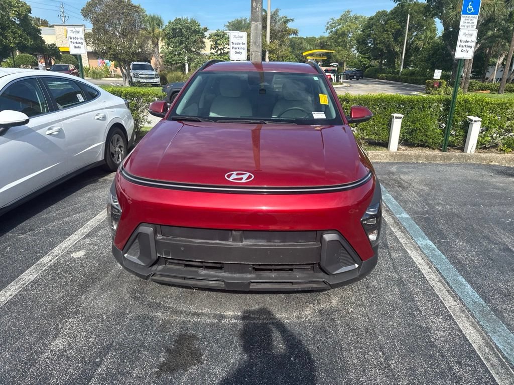 Used 2024 Hyundai Kona SEL w/ Convenience Package FWD image 2