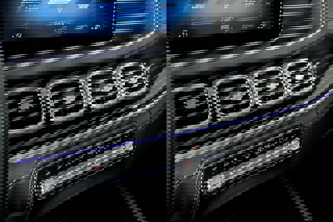 Used 2023 Mercedes-Benz Maybach GLS 600 4MATIC image 39