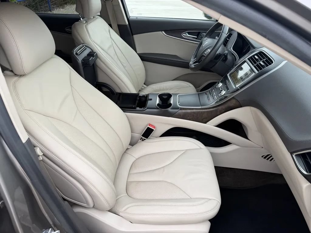 Used 2016 Lincoln MKX Select w/ Select Plus Package FWD image 27