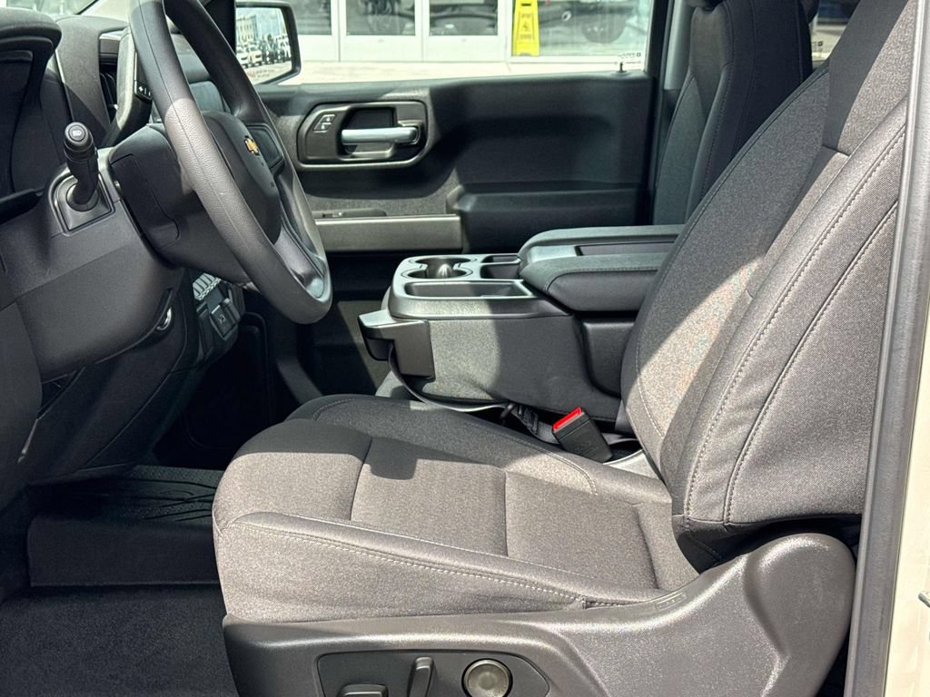 New 2026 Chevrolet Silverado 1500 Custom w/ LPO, Dark Essentials Package AWD/4WD image 13