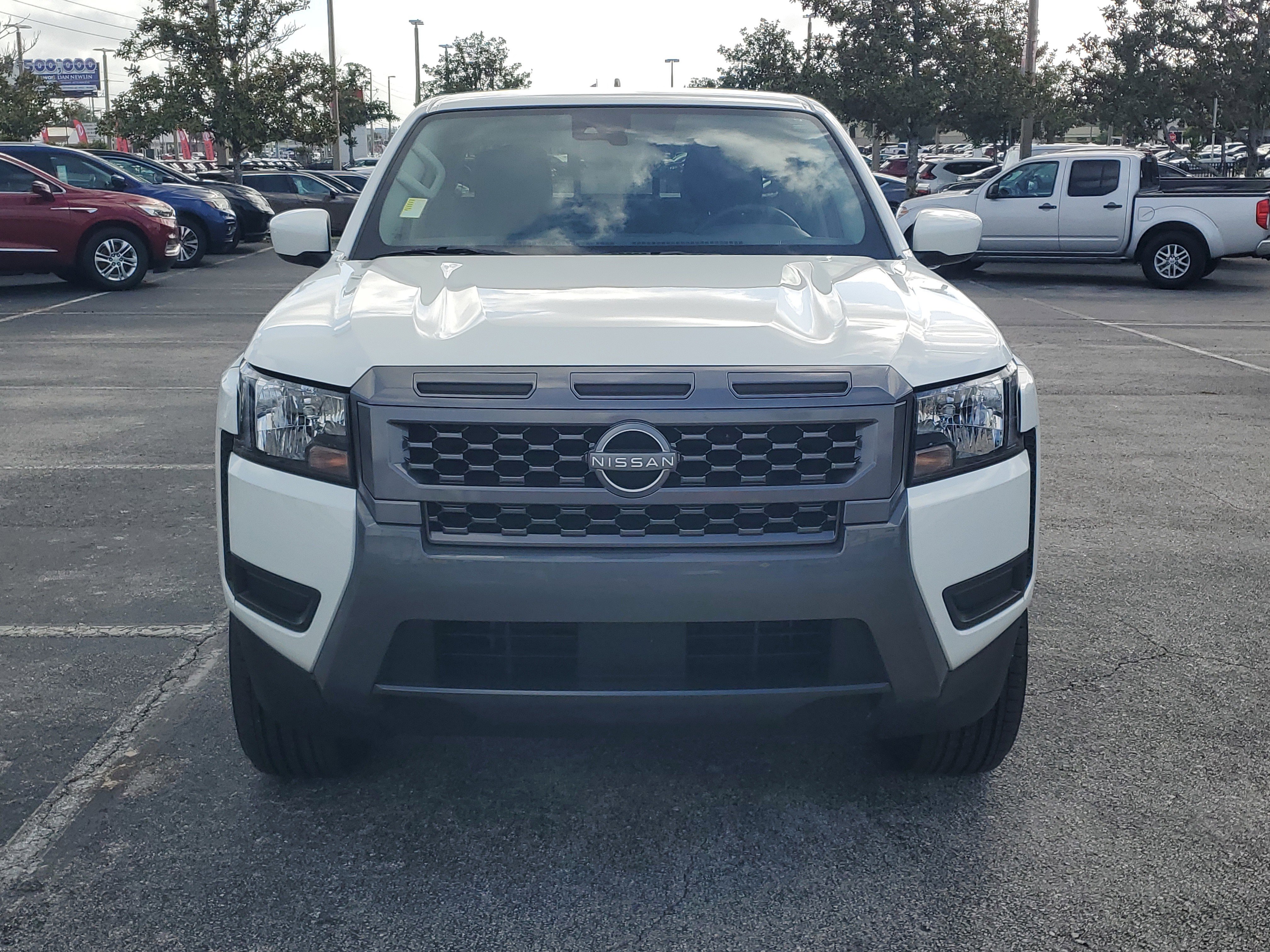 Certified 2025 Nissan Frontier SV image 2