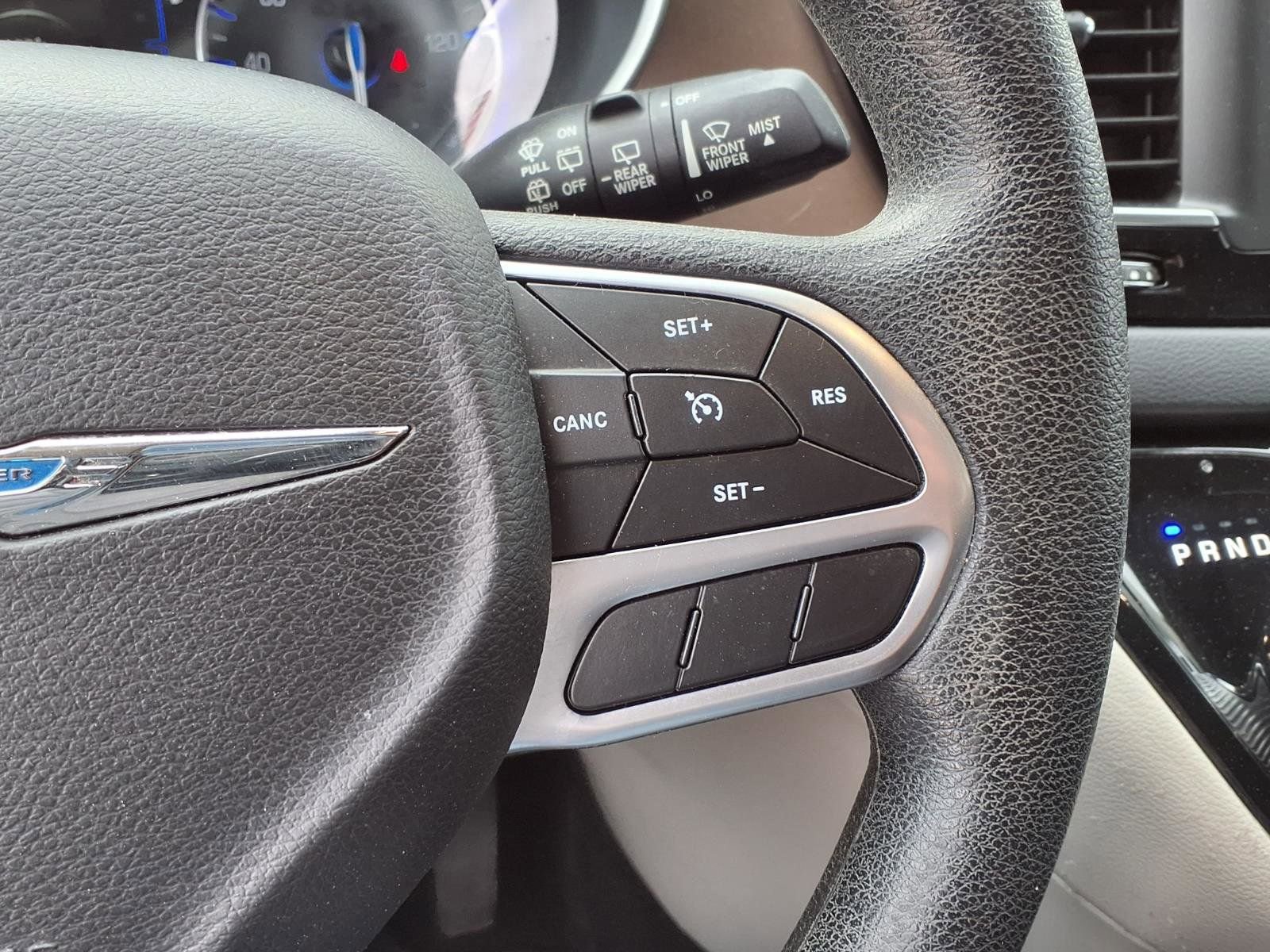 Used 2019 Chrysler Pacifica LX FWD image 24