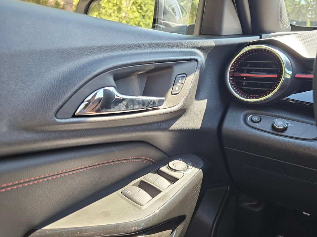 New 2026 Chevrolet Trax RS w/ Driver Confidence Package FWD image 33
