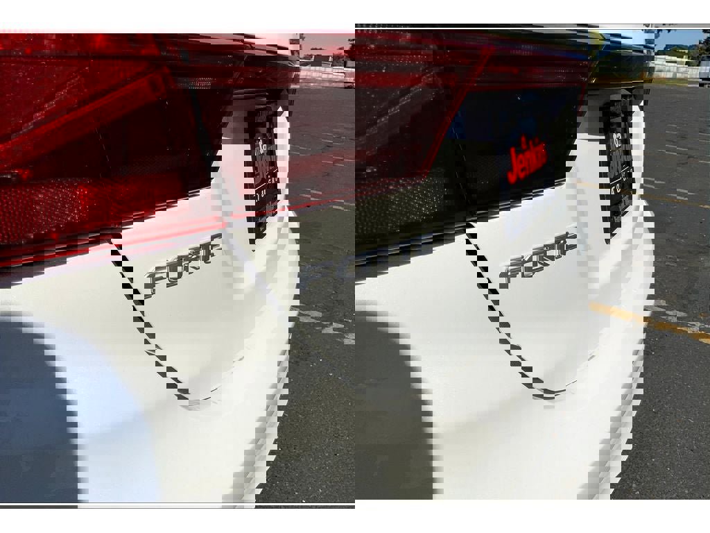 Used 2023 Kia Forte LXS image 8