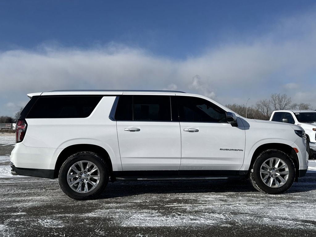Used 2023 Chevrolet Suburban Premier image 9