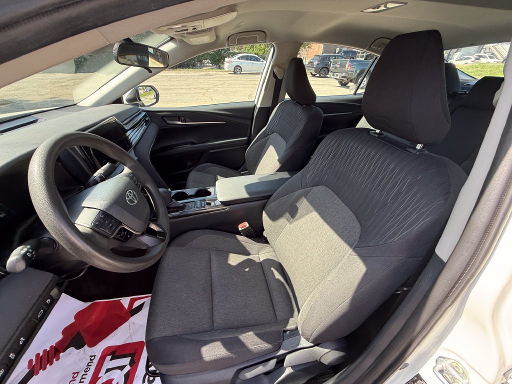 Used 2025 Toyota Camry LE FWD image 7