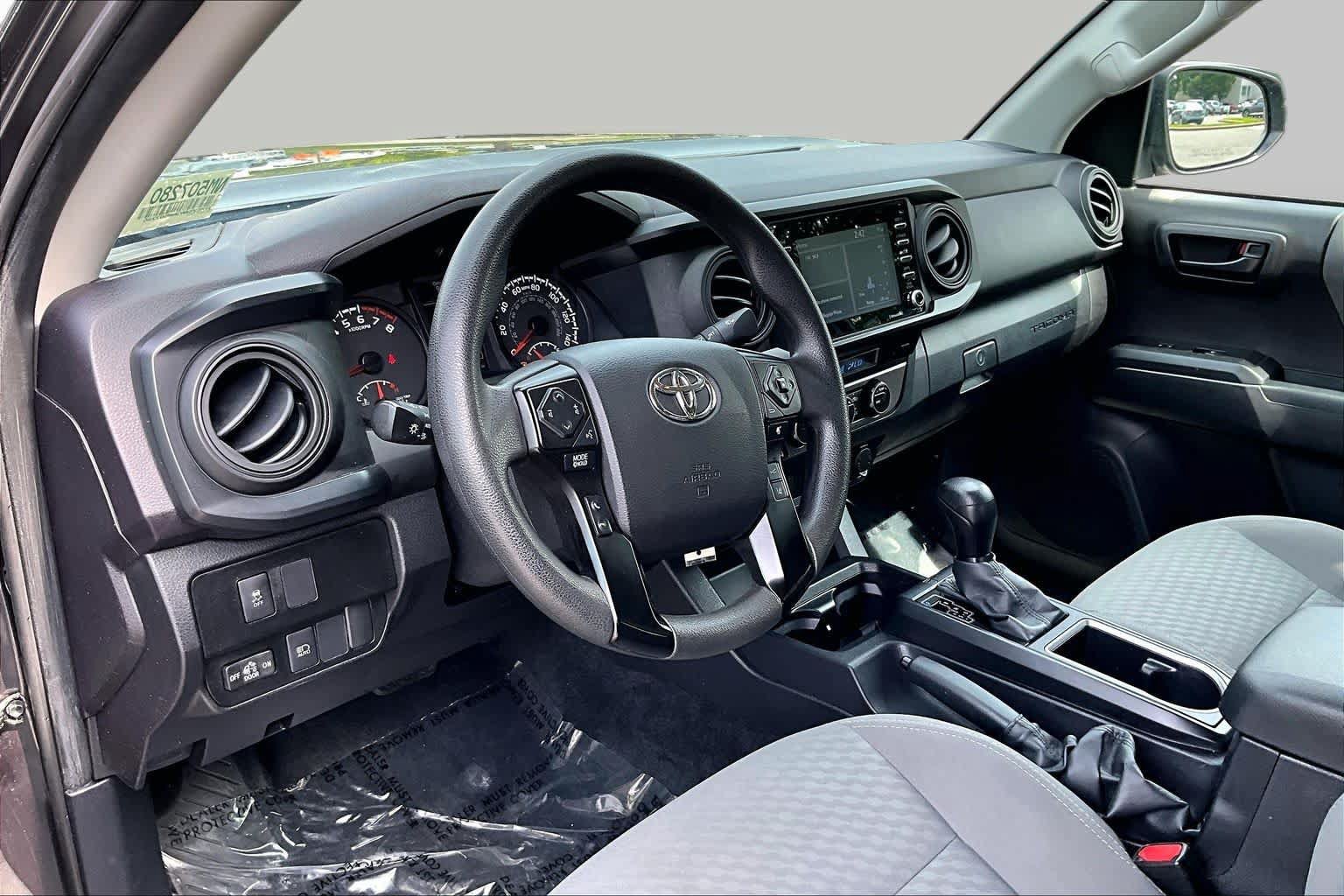 Used 2022 Toyota Tacoma SR AWD/4WD image 15