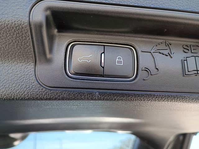 Used 2023 Ford Explorer XLT w/ Equipment Group 202A image 7