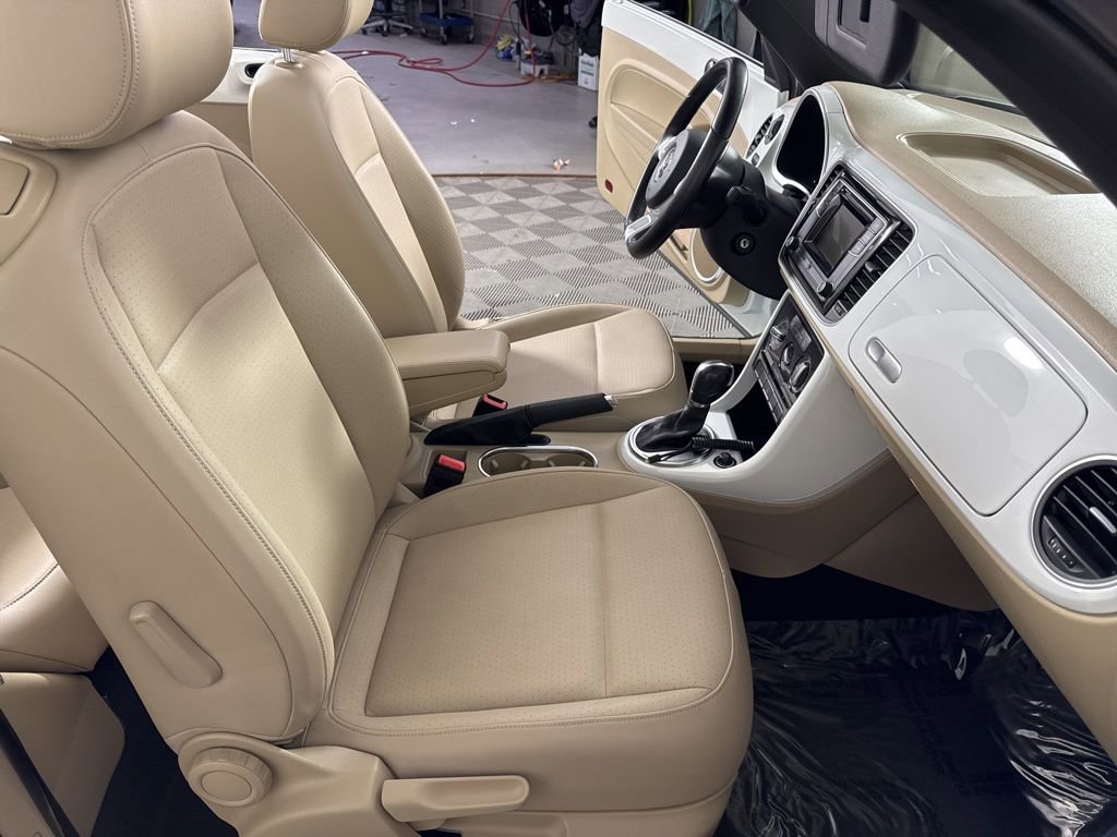 Used 2019 Volkswagen Beetle 2.0T S FWD image 21