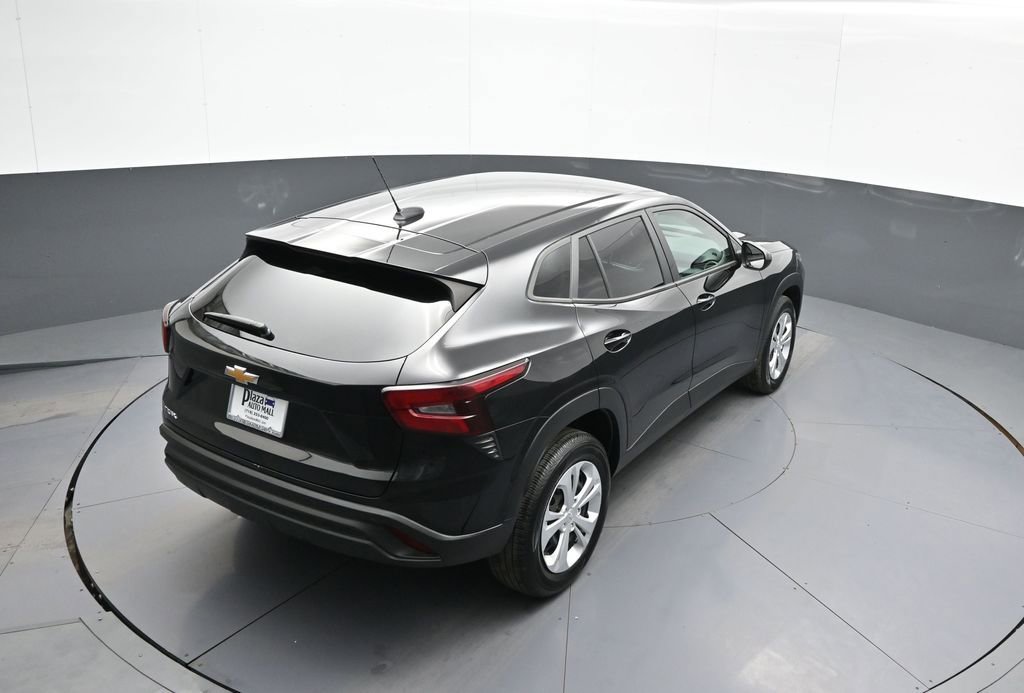 Used 2024 Chevrolet Trax LS w/ Driver Confidence Package image 37