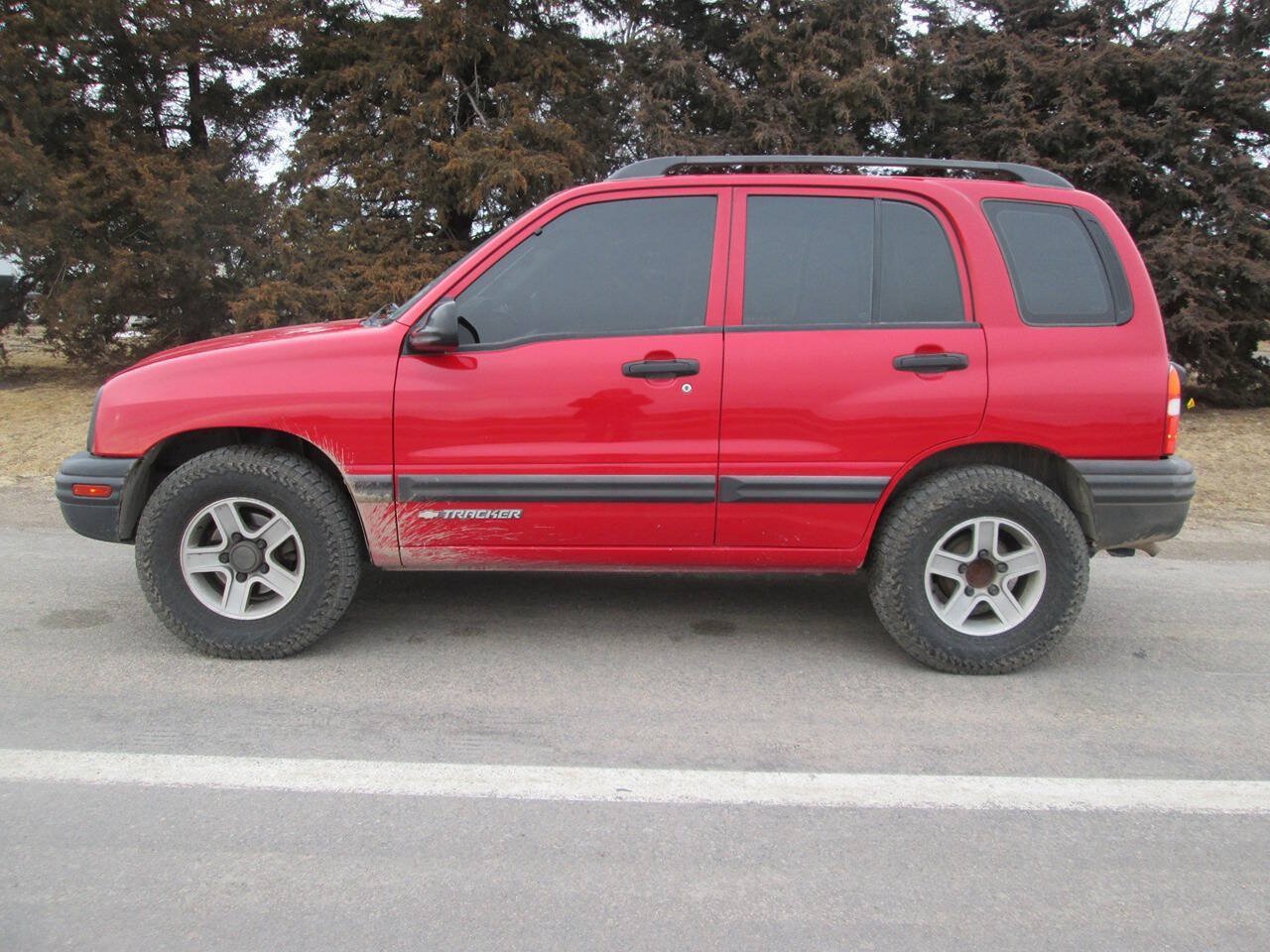 Used 2003 Chevrolet Tracker 4WD w/ Preferred Equipment Group image 9