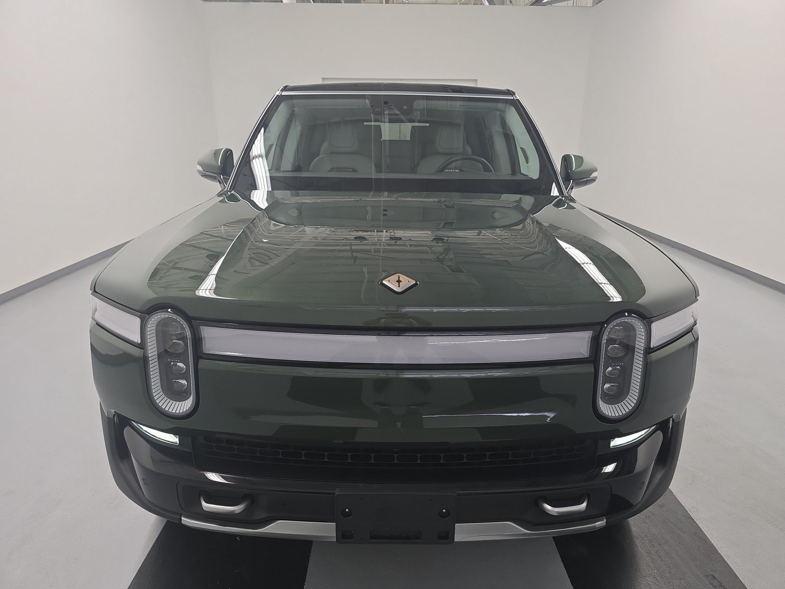 Used 2024 Rivian R1S Adventure AWD/4WD image 8