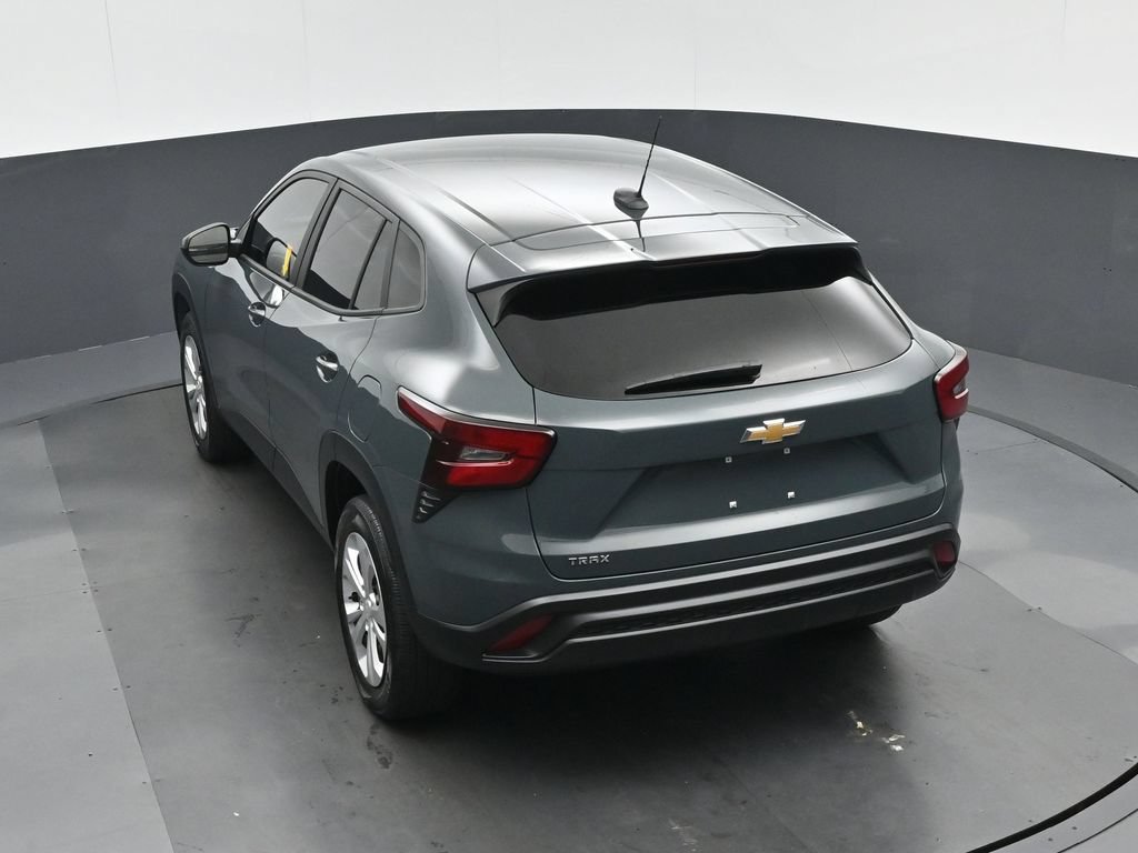 Used 2025 Chevrolet Trax LS FWD image 50