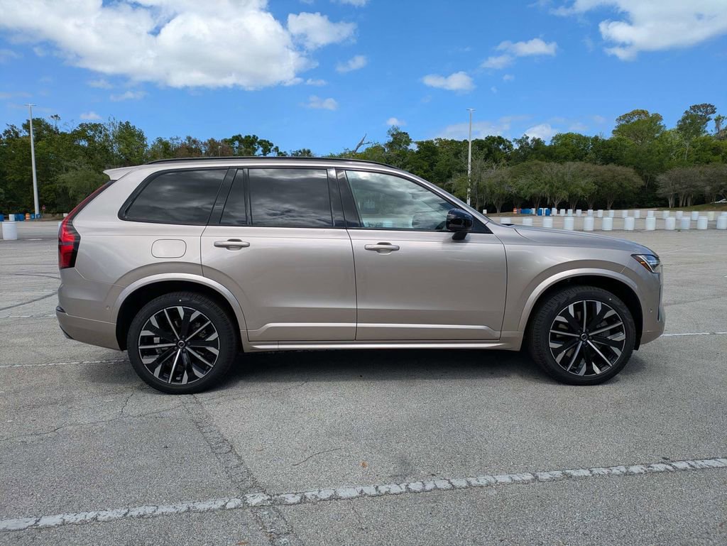 New 2026 Volvo XC90 T8 Ultra w/ Protection Package Premier AWD/4WD image 7
