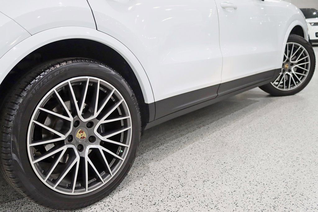 Used 2022 Porsche Cayenne Platinum Edition image 12