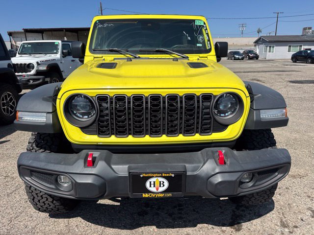 Used 2024 Jeep Wrangler Unlimited Rubicon AWD/4WD image 2