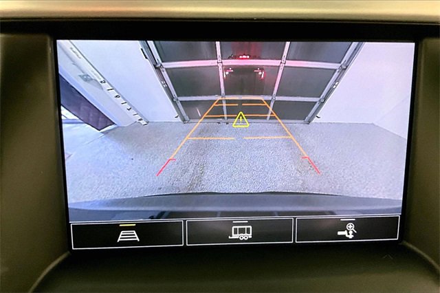 Used 2023 GMC Acadia SLE image 14