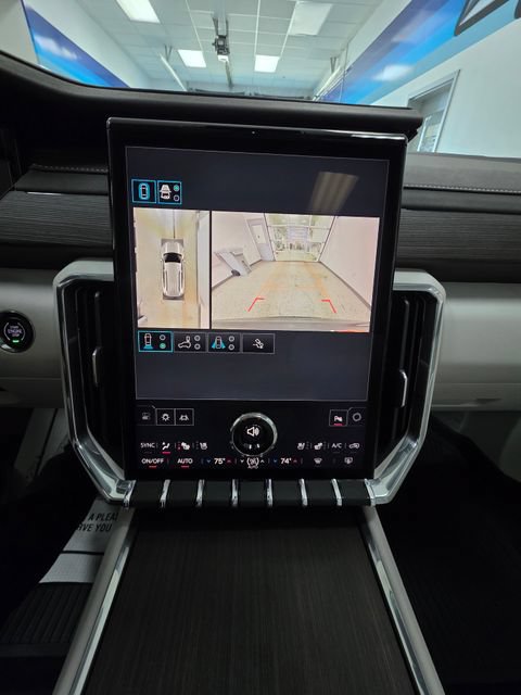 Used 2026 GMC Acadia Denali w/ Super Cruise Package AWD/4WD image 16