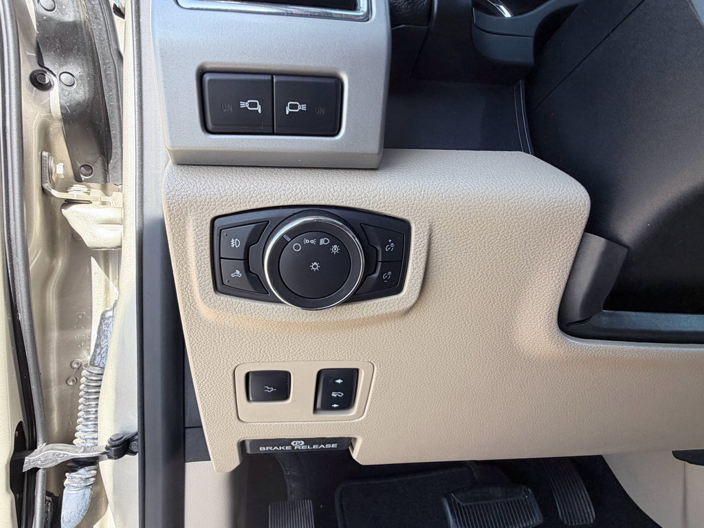 Used 2017 Ford F250 Lariat w/ Lariat Ultimate Package AWD/4WD image 13