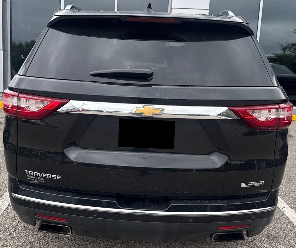 Used 2018 Chevrolet Traverse Premier w/ Driver Confidence II Package FWD image 5
