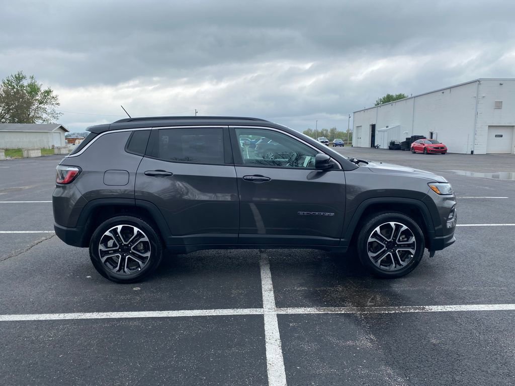 Used 2024 Jeep Compass Limited AWD/4WD image 8