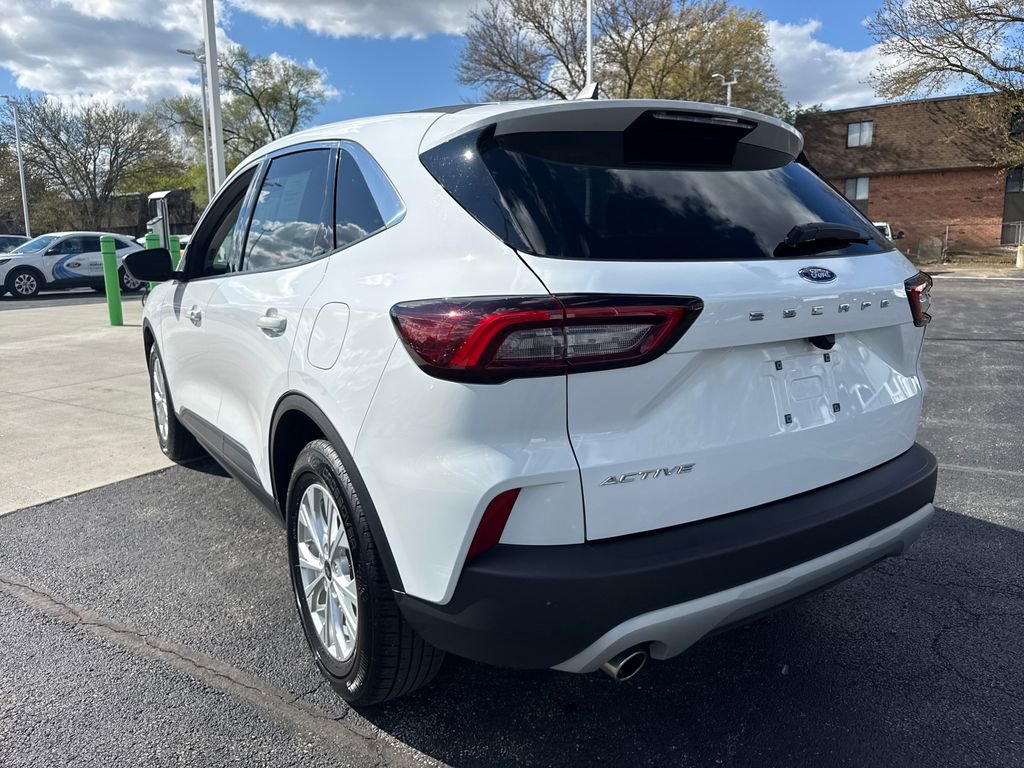 Used 2023 Ford Escape Active w/ Cold Weather Package FWD image 9