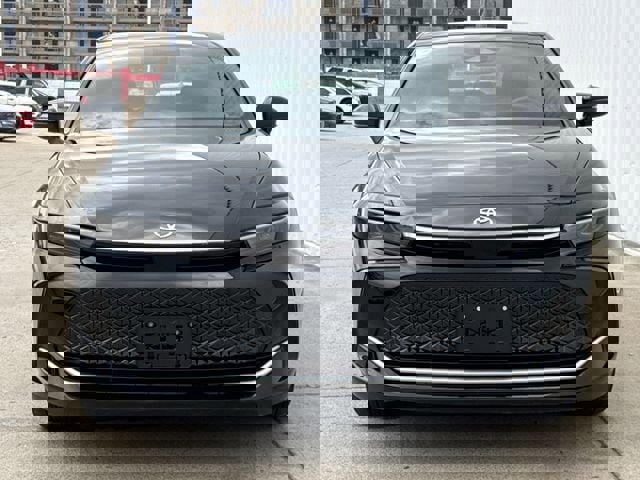 Used 2023 Toyota Crown XLE image 7