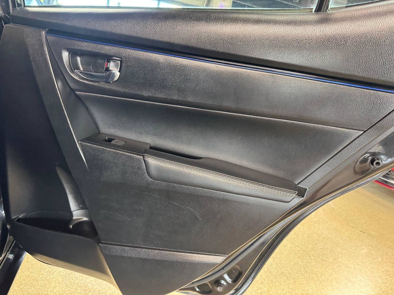 Used 2017 Toyota Corolla SE FWD image 12