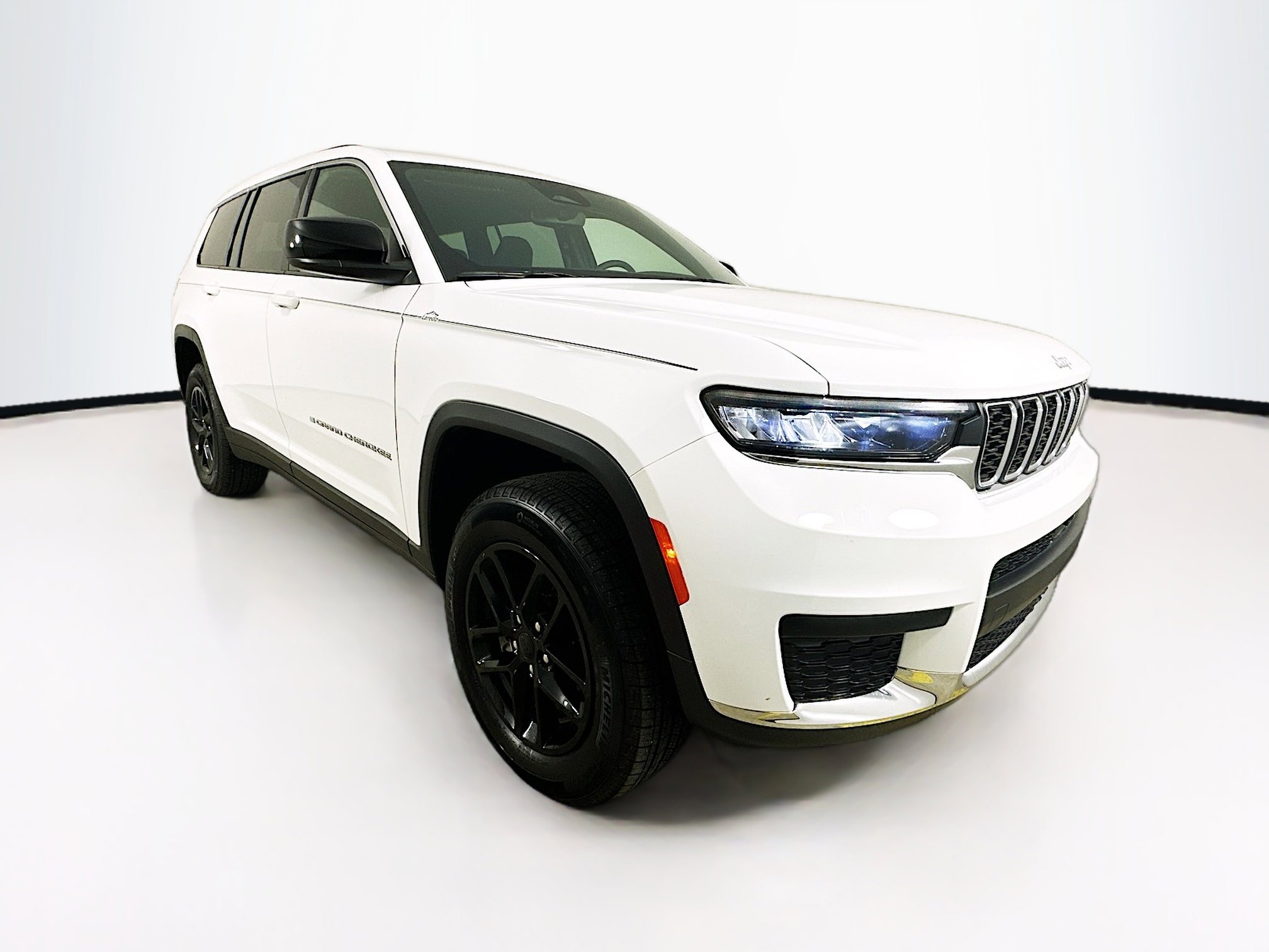 Used 2024 Jeep Grand Cherokee L Laredo w/ Luxury Tech Group I