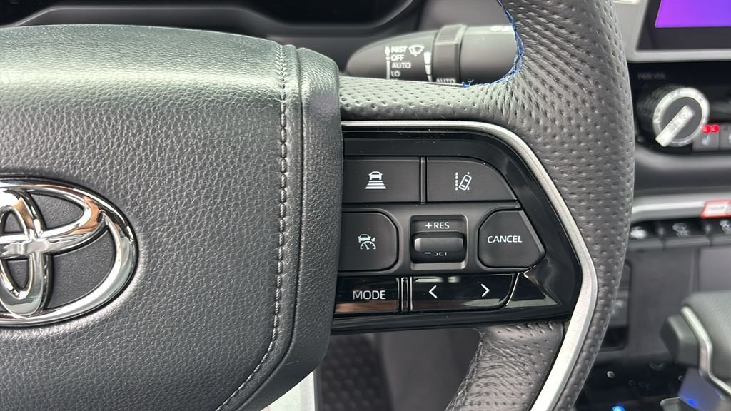 New 2025 Toyota Tundra Platinum AWD/4WD image 32