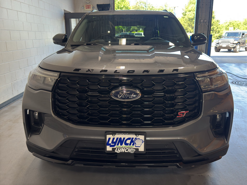 Used 2025 Ford Explorer ST AWD/4WD image 8