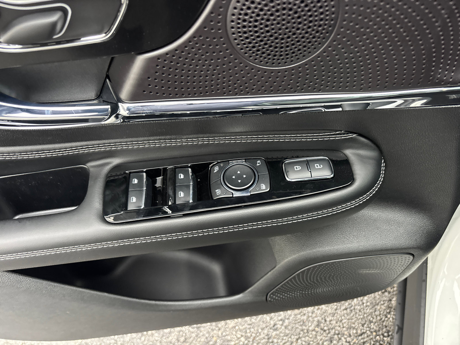 New 2026 Lincoln Corsair Premiere image 13