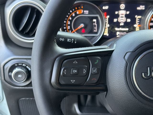 Used 2023 Jeep Wrangler Sport AWD/4WD image 16