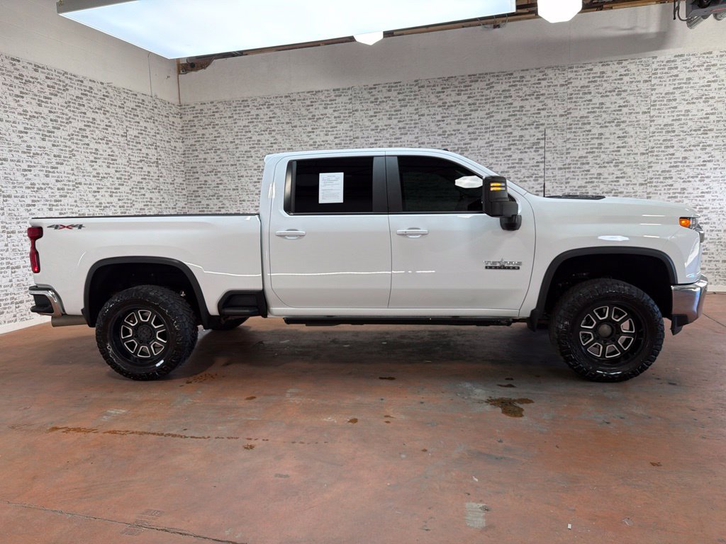 Used 2021 Chevrolet Silverado 2500 LT w/ Texas Edition AWD/4WD image 8