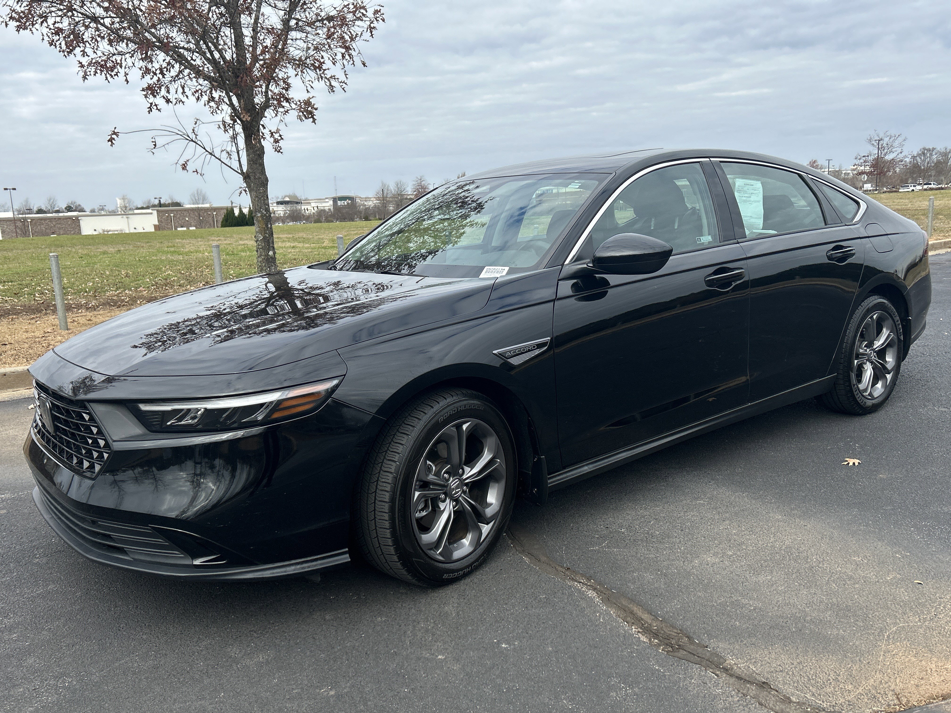 Used 2023 Honda Accord EX image 5