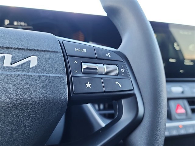 New 2025 Kia K4 LXS image 23