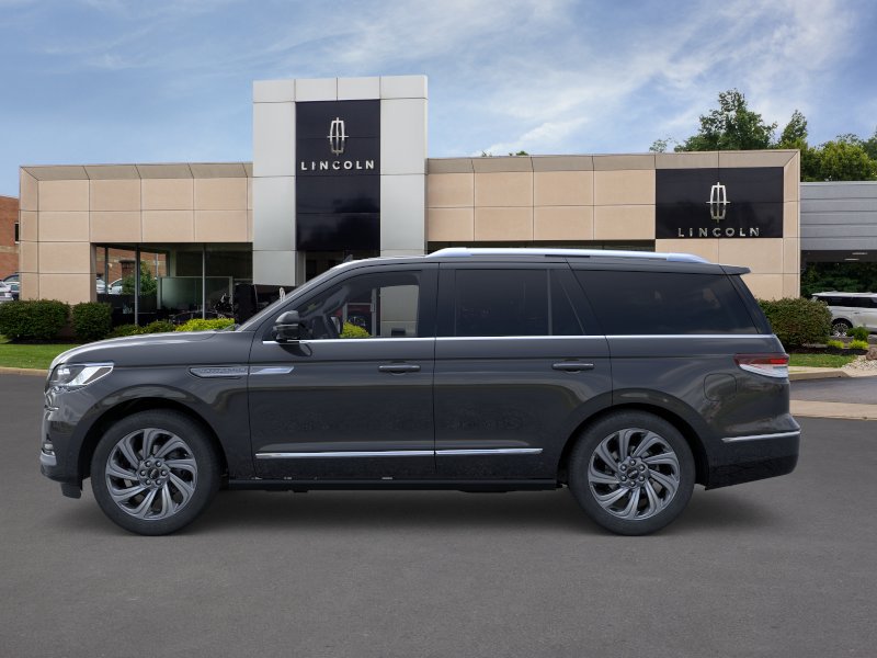 New 2024 Lincoln Navigator Reserve AWD/4WD image 4