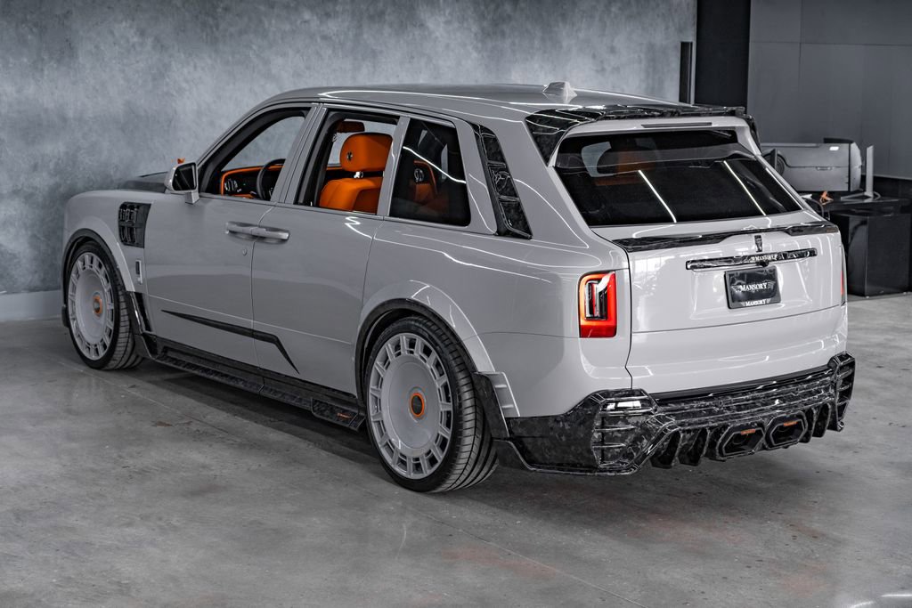 Used 2026 Rolls-Royce Cullinan AWD/4WD image 18