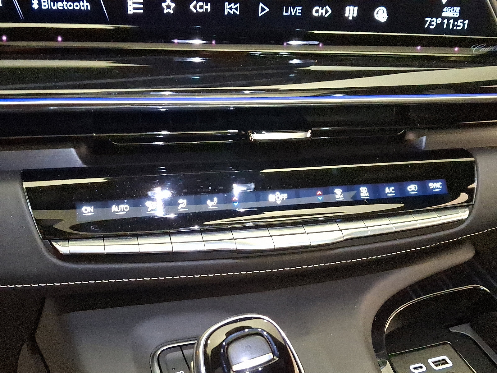 Certified 2024 Cadillac Escalade V w/ LPO, ONYX Package AWD/4WD image 17