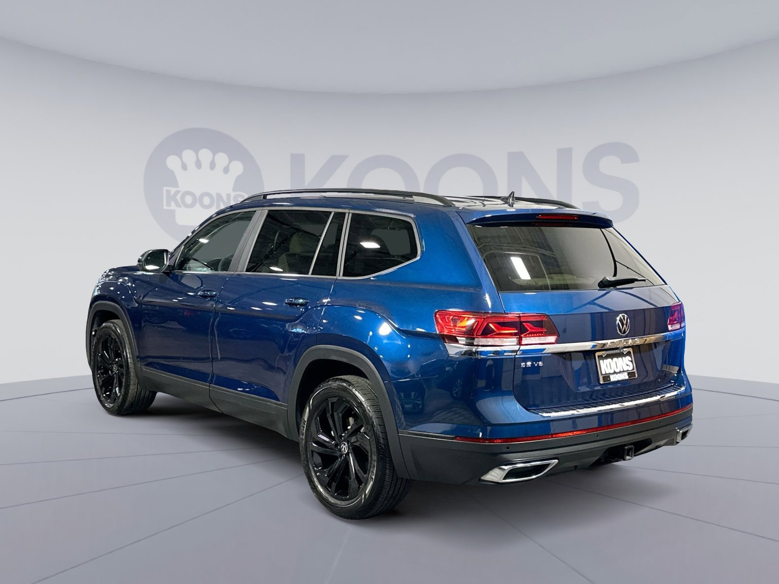 Used 2023 Volkswagen Atlas SE w/ Panoramic Sunroof Package image 4