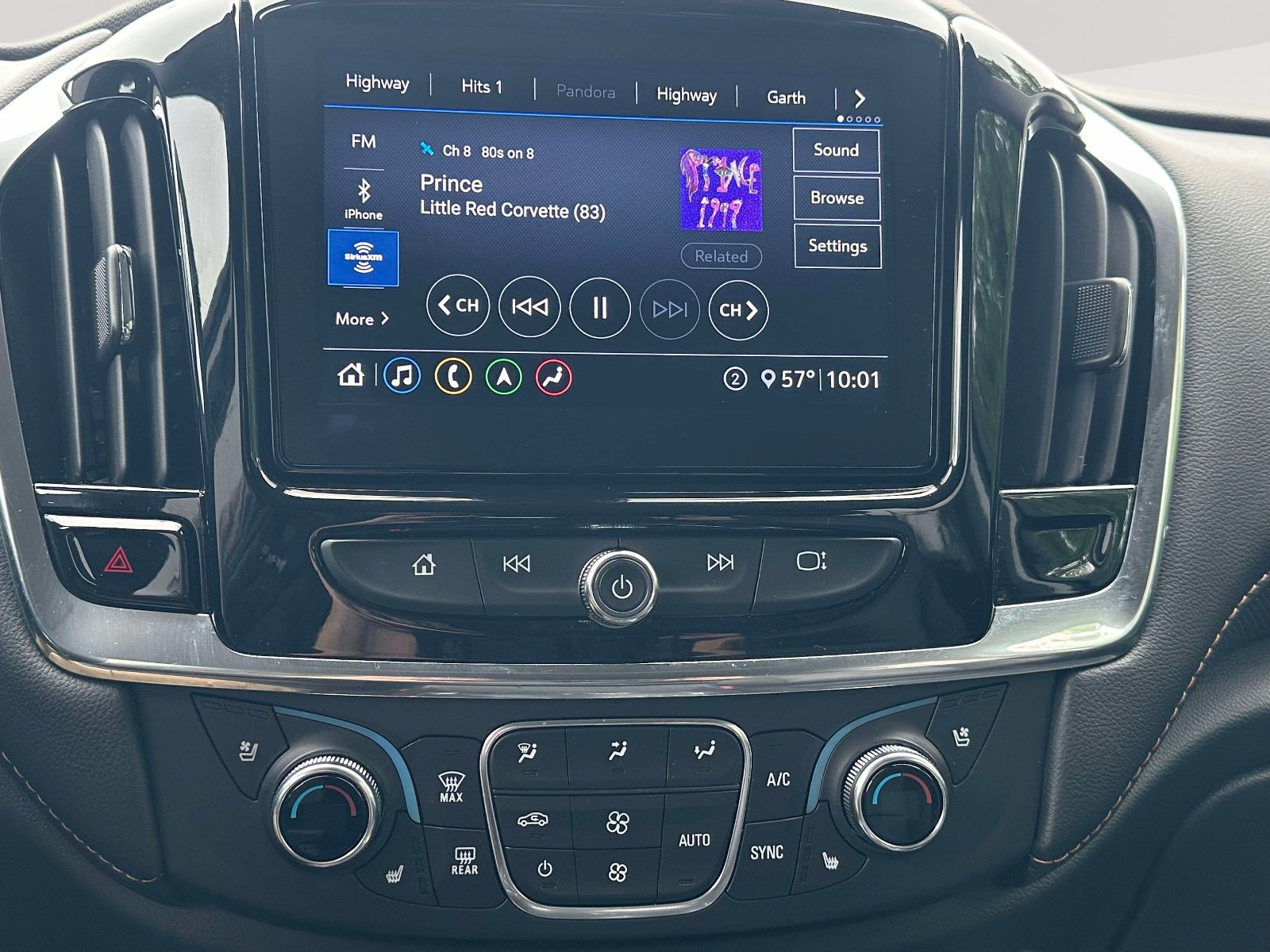 Used 2020 Chevrolet Traverse Premier w/ Redline Edition AWD/4WD image 11