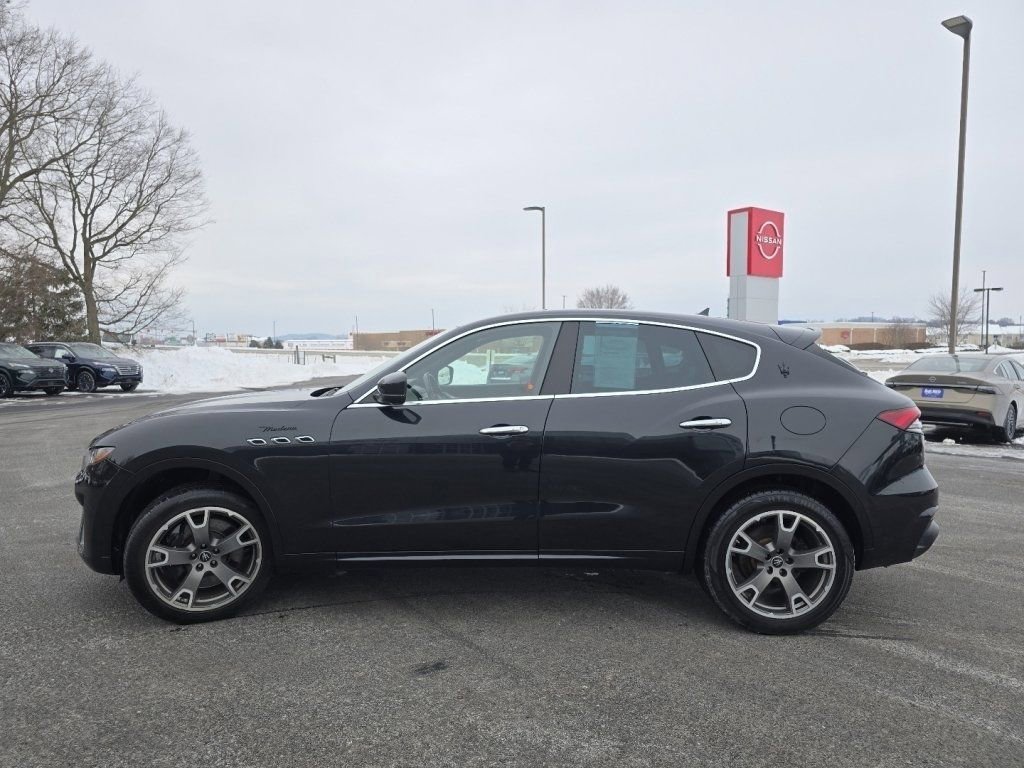 Used 2023 Maserati Levante Modena AWD/4WD image 11